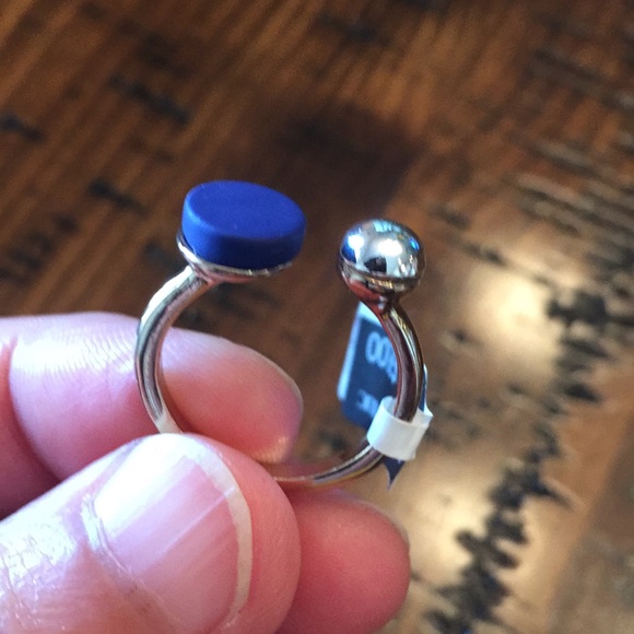 Banana Republic Disc and Ball Ring - Picture 3 of 5